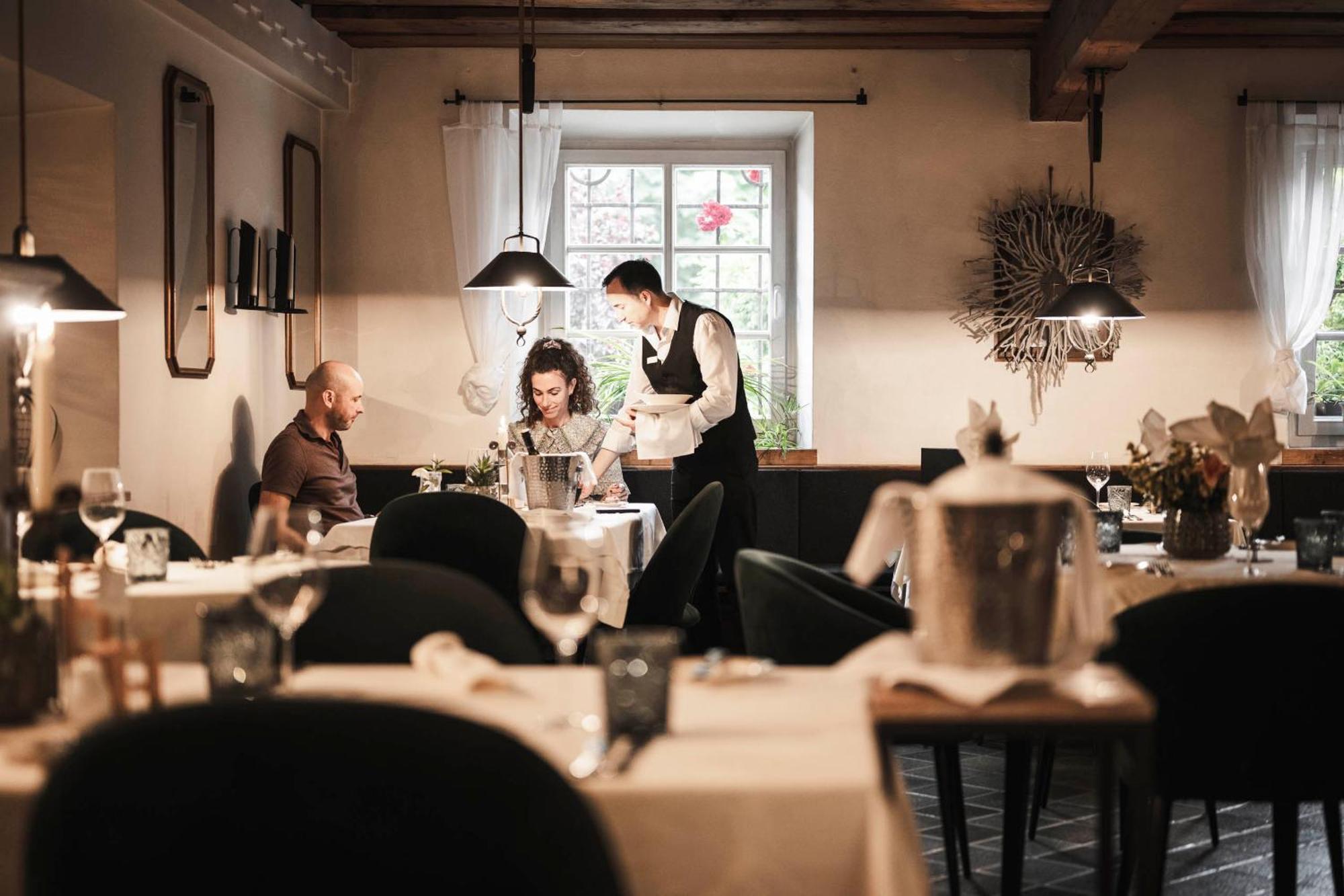 Strasserwirt - Ansitz Zu Tirol Strassen Eksteriør billede
